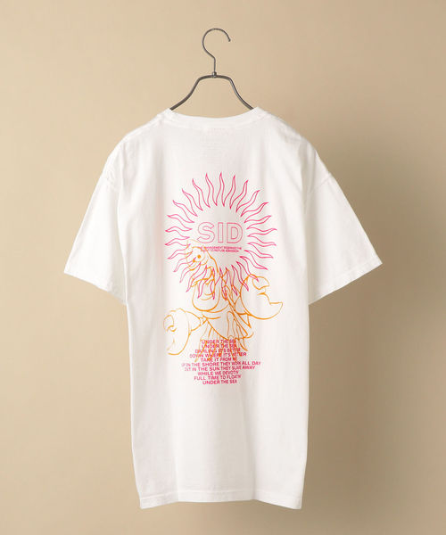 SURF IS DEAD（サーフ イズ デッド）の「SURF IS DEAD: UNDER THE SEA Tシャツ（Tシャツ/カットソー・メンズ・ホワイト・MEDIUM/LARGE）」の9枚目の写真