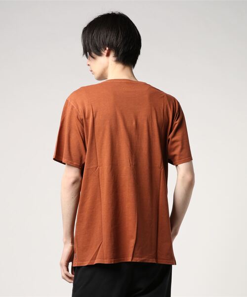 BANKS（バンクス）の「ATS0307 / BANKS （バンクス）胸ブランドロゴ ユニセックスサイジング リラクシングシルエット 半袖プリントTシャツカットソー（Tシャツ/カットソー・メンズ・ブラウン系その他/レッド系その他/スモークピンク/ライトグリーン・X-LARGE/LARGE/SMALL）」の6枚目の写真