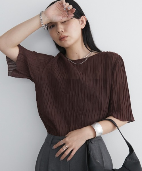 Aunt Marie's(アントマリーズ)の「【ロングセラー!】シフォン楊柳ハーフスリーブブラウス【新色追加!オフィススタイルにもおすすめ】(シャツ/ブラウス・レディース・ブラック/ブルー/ライトグリーン/ナチュラル/グリーン/ケリーグリーン/オレンジ/ロイヤルブルー/ホワイト/ネイビー/ブラウン/ミント・FREE)」の3枚目の写真