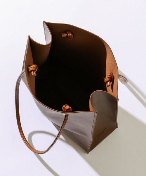 natural couture(ナチュラルクチュール)の「チェーンポシェット付きトート(トートバッグ・レディース・ブラック/ブラウン/オフホワイト・FREE)」の8枚目の写真