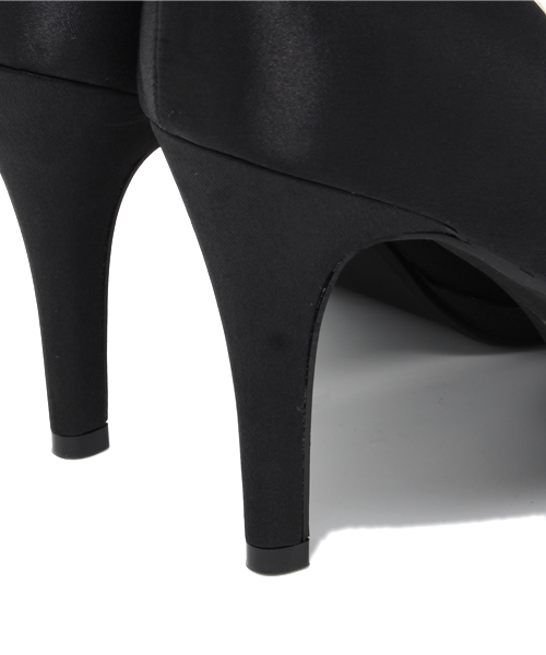 laboratory work（ラボラトリーワーク）の「ビジューモチーフサテン　パンプス【結婚式】（パンプス・レディース・ブラック/ベージュ/ブラック系その他/ネイビー・MEDIUM/LARGE/SMALL）」の10枚目の写真