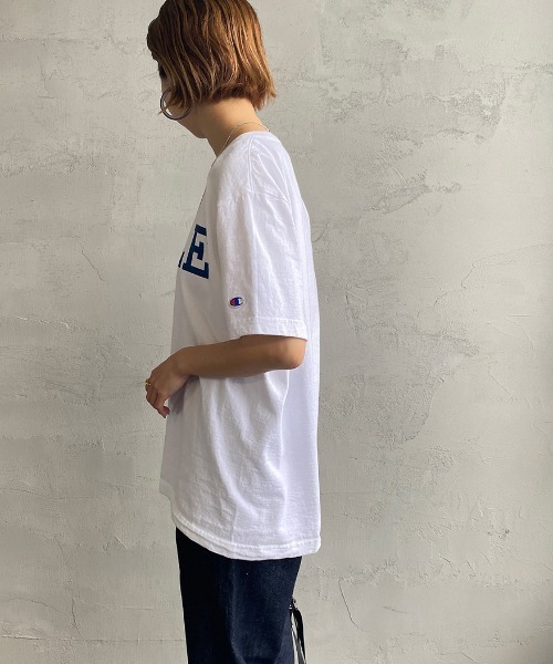 Champion（チャンピオン）の「[Champion/チャンピオン] YALE カレッジロゴプリントTシャツ（Tシャツ/カットソー・レディース・ホワイト/ネイビー・S/M/L）」の15枚目の写真