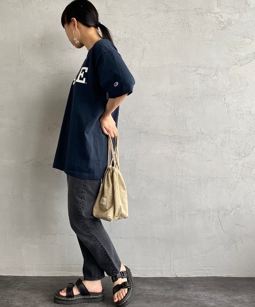 Champion（チャンピオン）の「[Champion/チャンピオン] YALE カレッジロゴプリントTシャツ（Tシャツ/カットソー・レディース・ホワイト/ネイビー・S/M/L）」の6枚目の写真