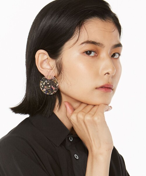 ANEVER（アンエバー）の「BIG CIRCLE ピアス（ピアス（両耳用）・レディース・ホワイト系/ホワイト系1・F）」の4枚目の写真