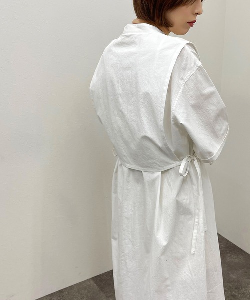 apres jour mignon（アプレジュールミニョン）の「ドレスデザインシャツワンピース 【ZOZOTOWN限定アイテム】（ワンピース・レディース・オフホワイト/ブラック・X-LARGE/フリー）」の6枚目の写真