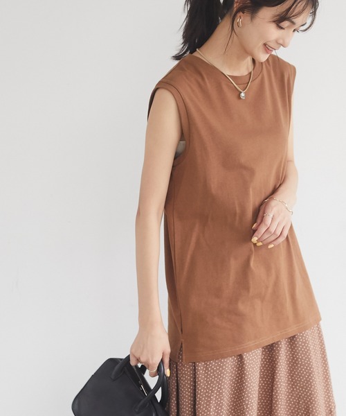 CRAFT STANDARD BOUTIQUE（クラフトスタンダードブティック）の「スリーブレスプルオーバー　＊（Tシャツ/カットソー・レディース・チャコールグレー/ブラウン/オフホワイト/ブルー・FREE）」の3枚目の写真