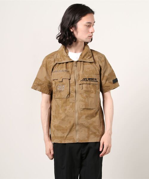 AVIREX(アヴィレックス)の「AVIREX(アヴィレックス) ファンクショナル スタンドジップシャツ/S/S FUNCTIONAL STAND ZIP SHIRT(シャツ/ブラウス・メンズ・ブラック/オリーブ/ブラウン系その他2・MEDIUM/LARGE/X-LARGE/XX-LARGE)」の1枚目の写真