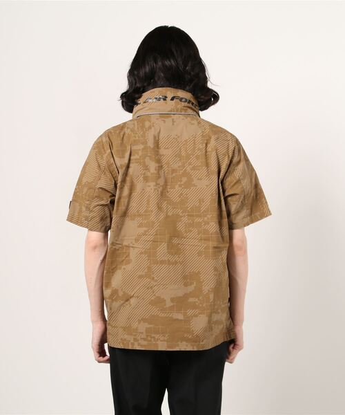 AVIREX(アヴィレックス)の「AVIREX(アヴィレックス) ファンクショナル スタンドジップシャツ/S/S FUNCTIONAL STAND ZIP SHIRT(シャツ/ブラウス・メンズ・ブラック/オリーブ/ブラウン系その他2・MEDIUM/LARGE/X-LARGE/XX-LARGE)」の6枚目の写真