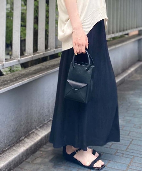 RIVE DROITE（リヴドロワ）の「大人の女性らしさを演出　テレコナロースカート（スカート・レディース・イエロー/ベージュ/ブラック・FREE）」の2枚目の写真