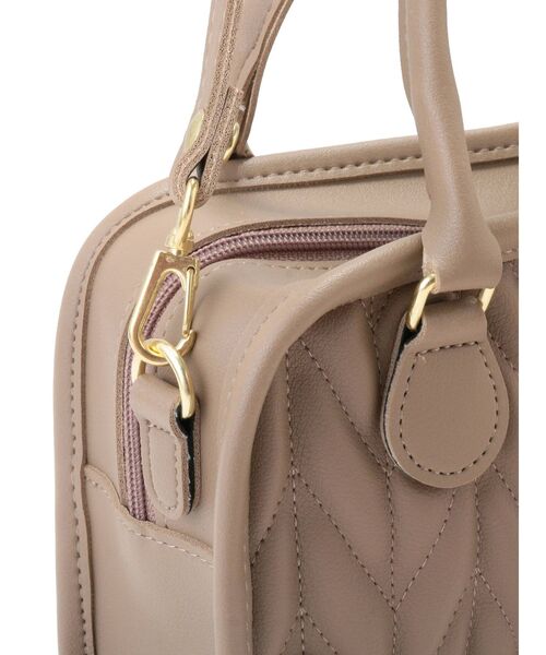 dazzlin(ダズリン)の「キルトデザインハンドバッグ(ハンドバッグ・レディース・ブラック/モカ・FREE)」の8枚目の写真