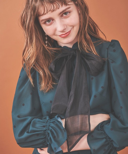 31 Sons de mode（トランテアン　ソン　ドゥ　モード）の「ドットプリントブラウス＆スカート【セットアップ】（ワンピース・レディース・グリーン/ブラック/クリーム・36）」の11枚目の写真