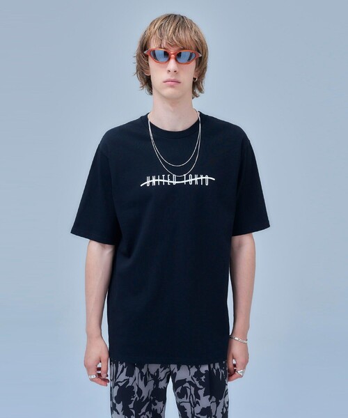 UNITED TOKYO（ユナイテッドトウキョウ）の「Graphic TEE（basic size)（Tシャツ/カットソー・メンズ・ホワイト/ブラック/アイボリー/その他/モスグリーン/ライトブラウン/ブラック×ブラック/ホワイト系その他/ブラック系その他2/ホワイト×ホワイト・1/2）」の6枚目の写真