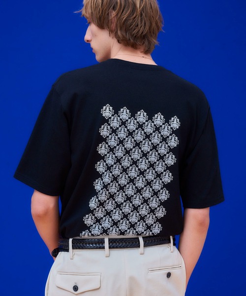 UNITED TOKYO（ユナイテッドトウキョウ）の「Graphic TEE（basic size)（Tシャツ/カットソー・メンズ・ホワイト/ブラック/アイボリー/その他/モスグリーン/ライトブラウン/ブラック×ブラック/ホワイト系その他/ブラック系その他2/ホワイト×ホワイト・1/2）」の10枚目の写真