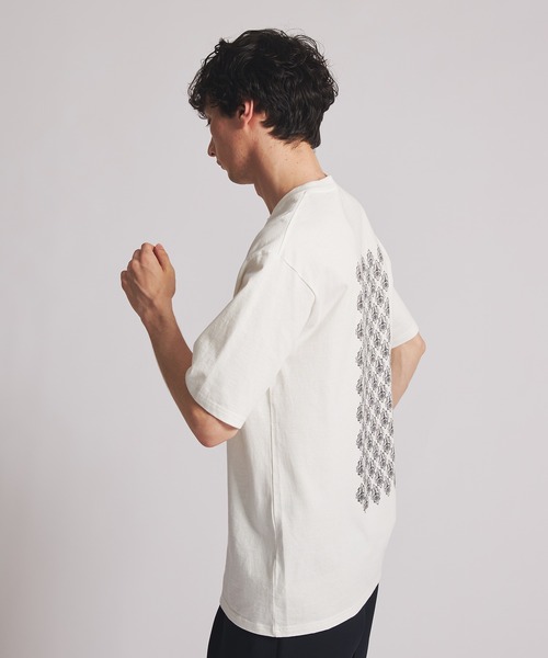 UNITED TOKYO（ユナイテッドトウキョウ）の「Graphic TEE（basic size)（Tシャツ/カットソー・メンズ・ホワイト/ブラック/アイボリー/その他/モスグリーン/ライトブラウン/ブラック×ブラック/ホワイト系その他/ブラック系その他2/ホワイト×ホワイト・1/2）」の17枚目の写真