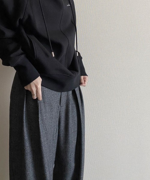 NICOLE CLUB（ニコル　クラブ）の「【NICOLE CLUB】配色ベルト付きタックパンツ（その他パンツ・レディース・ブラック/ベージュ/グレー系その他/ブラウン系その他・MEDIUM）」の8枚目の写真