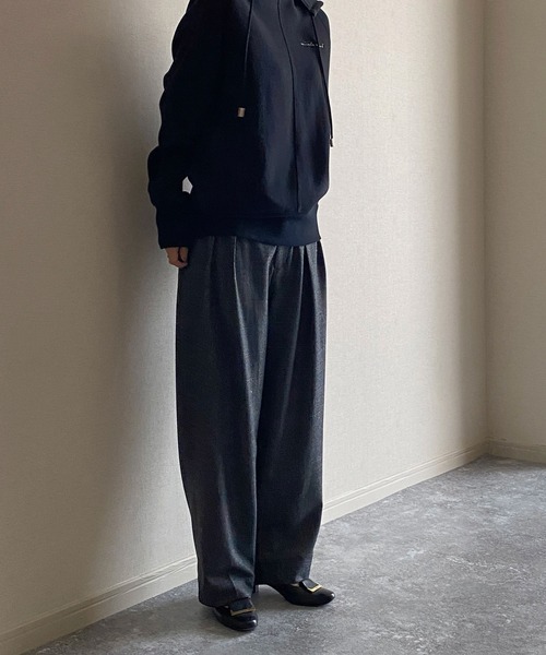 NICOLE CLUB（ニコル　クラブ）の「【NICOLE CLUB】配色ベルト付きタックパンツ（その他パンツ・レディース・ブラック/ベージュ/グレー系その他/ブラウン系その他・MEDIUM）」の9枚目の写真