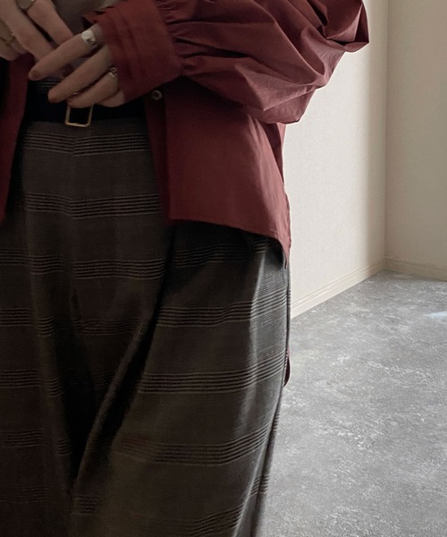 NICOLE CLUB（ニコル　クラブ）の「【NICOLE CLUB】配色ベルト付きタックパンツ（その他パンツ・レディース・ブラック/ベージュ/グレー系その他/ブラウン系その他・MEDIUM）」の10枚目の写真