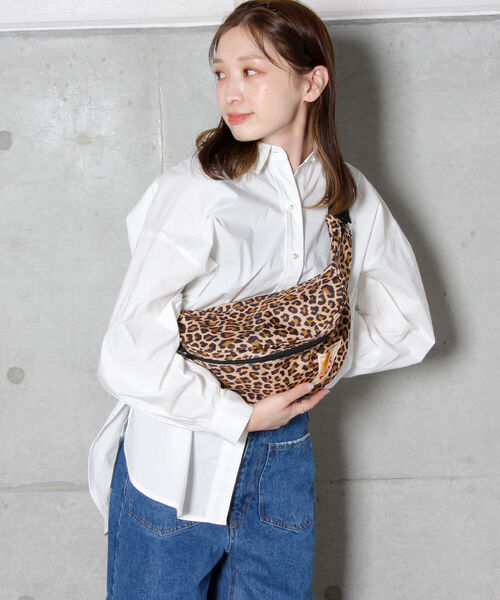 FREDY&GLOSTER（フレディアンドグロスター）の「【KELTY/ケルティ】DPミニファニーバッグ Leo（ショルダーバッグ・レディース・ベージュ系その他・FREE）」の4枚目の写真