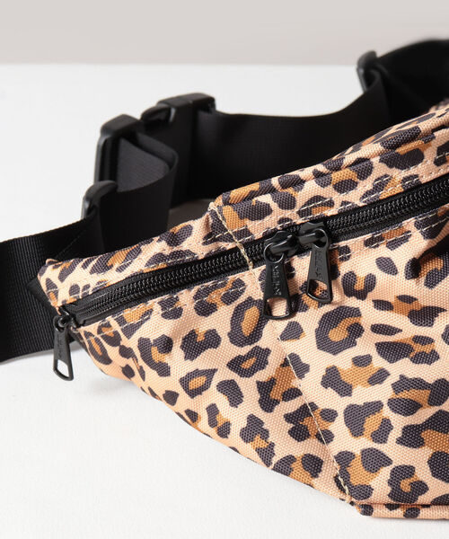 FREDY&GLOSTER（フレディアンドグロスター）の「【KELTY/ケルティ】DPミニファニーバッグ Leo（ショルダーバッグ・レディース・ベージュ系その他・FREE）」の7枚目の写真