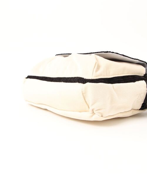 Lee(リー)の「【Lee】配色コーデュロイショルダー(ショルダーバッグ・レディース・ブラウン/カーキブラウン/ブラック・ONE SIZE)」の4枚目の写真