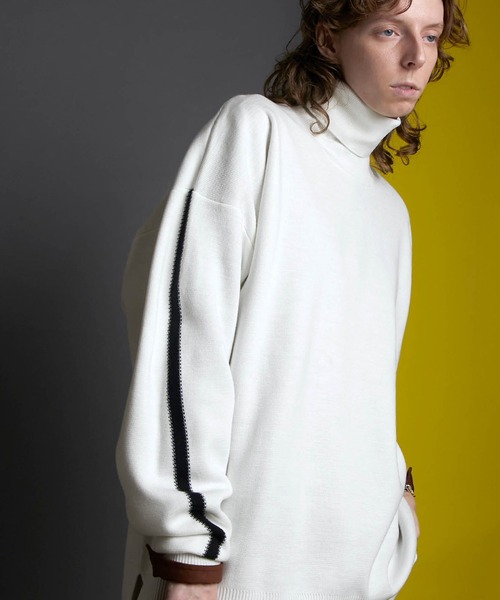 ENDER PRODUCTS（エンダープロダクツ）の「オーバーサイズ ミラノリブ ラインスリーブ タートルネックニット 【ENDER PRODUCTS/エンダープロダクツ】（ニット/セーター・メンズ・ホワイト/ブラック/グレイッシュベージュ/ベージュ系その他/オレンジ・M/L）」の2枚目の写真