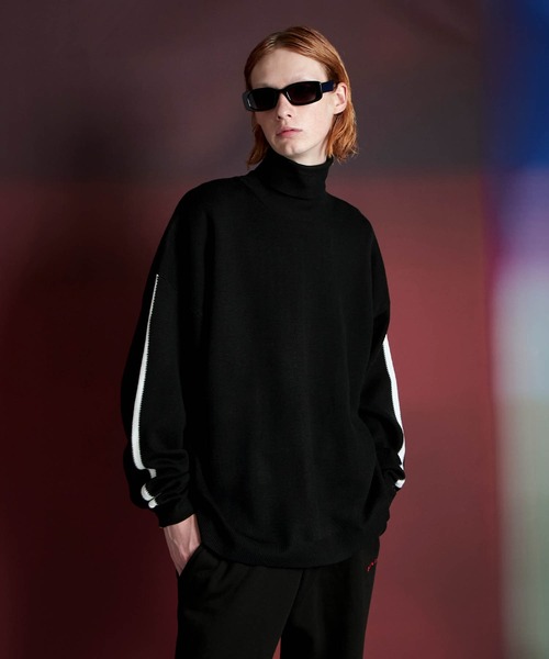 ENDER PRODUCTS（エンダープロダクツ）の「オーバーサイズ ミラノリブ ラインスリーブ タートルネックニット 【ENDER PRODUCTS/エンダープロダクツ】（ニット/セーター・メンズ・ホワイト/ブラック/グレイッシュベージュ/ベージュ系その他/オレンジ・M/L）」の8枚目の写真