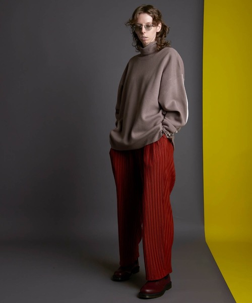 ENDER PRODUCTS（エンダープロダクツ）の「オーバーサイズ ミラノリブ ラインスリーブ タートルネックニット 【ENDER PRODUCTS/エンダープロダクツ】（ニット/セーター・メンズ・ホワイト/ブラック/グレイッシュベージュ/ベージュ系その他/オレンジ・M/L）」の13枚目の写真