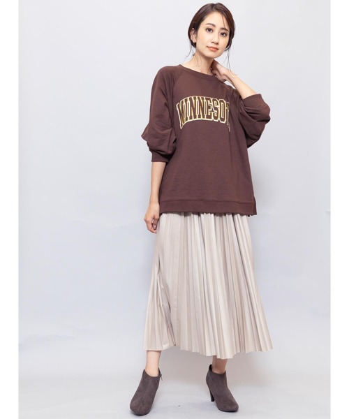 mili an deni（ミリアンデニ）の「カレッジロゴサイドスリットスウェットPO（スウェット・レディース・チャコールグレー/ベージュ/グリーン/モカ・M/L）」の5枚目の写真