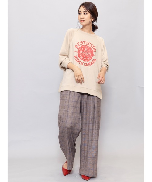 mili an deni（ミリアンデニ）の「カレッジロゴサイドスリットスウェットPO（スウェット・レディース・チャコールグレー/ベージュ/グリーン/モカ・M/L）」の21枚目の写真