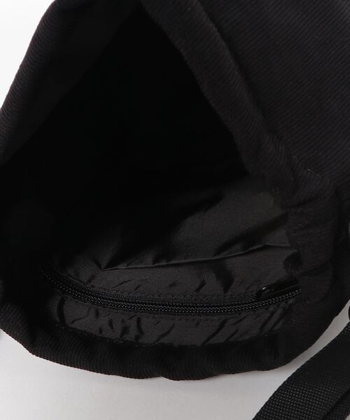 Dickies（ディッキーズ）の「【ユニセックス】ブークレ ミニ巾着バッグ（ハンドバッグ・レディース・ブラック系/レッド系/クリーム・FREE）」の5枚目の写真