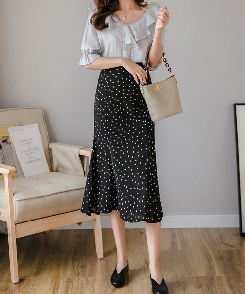 yuue' ( wear )(ユーイ)の「ミディアム丈ドット柄スカート(スカート・レディース・ホワイト/ブラック・SMALL/LARGE/MEDIUM/MIDIUM)」の4枚目の写真