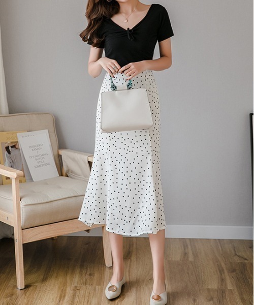 yuue' ( wear )(ユーイ)の「ミディアム丈ドット柄スカート(スカート・レディース・ホワイト/ブラック・SMALL/LARGE/MEDIUM/MIDIUM)」の3枚目の写真