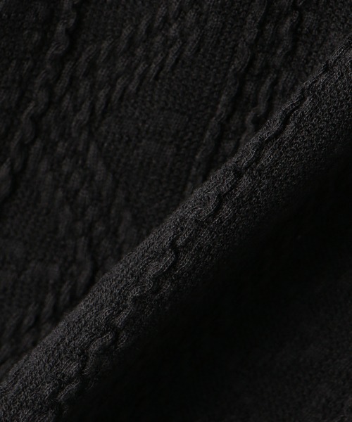 Lindsay(リンジィ)の「ふくれジャガードチビフリルネックTシャツ(Tシャツ/カットソー・キッズ・ブラック/アイボリー・L/M)」の11枚目の写真