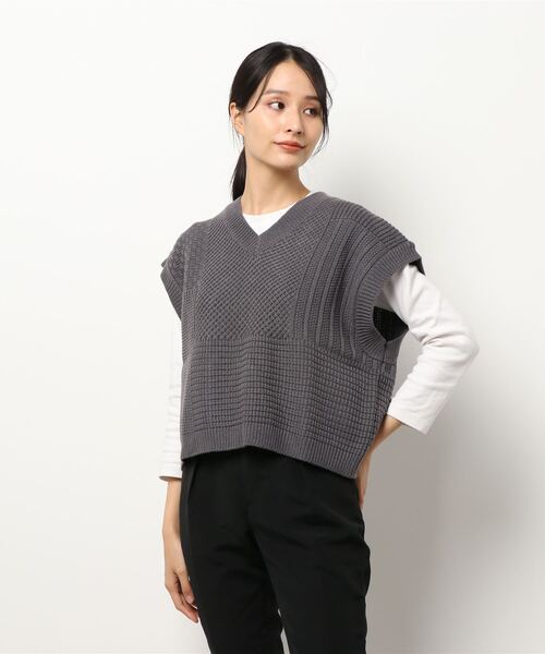 ehka sopo（エヘカソポ）の「地柄編みパッチワークニットベスト（ベスト・レディース・モカ/チャコール/キナリ・ﾌﾘ-）」の7枚目の写真