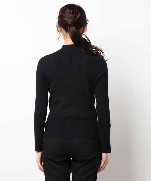 COLONY 2139(コロニートゥーワンスリーナイン)の「リサイクルポリPBTニット(ハイネック)(ニット/セーター・レディース・アイボリー/グリーン/ブラック/ブルー/グレー/ピンク・MEDIUM/LARGE)」の7枚目の写真