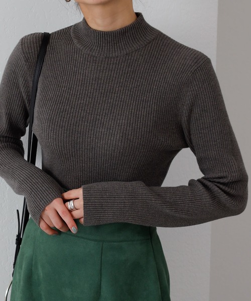 COLONY 2139(コロニートゥーワンスリーナイン)の「リサイクルポリPBTニット(ハイネック)(ニット/セーター・レディース・アイボリー/グリーン/ブラック/ブルー/グレー/ピンク・MEDIUM/LARGE)」の3枚目の写真