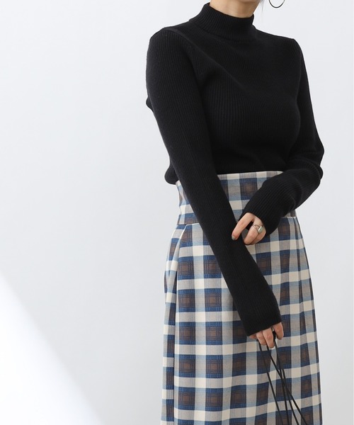 COLONY 2139(コロニートゥーワンスリーナイン)の「リサイクルポリPBTニット(ハイネック)(ニット/セーター・レディース・アイボリー/グリーン/ブラック/ブルー/グレー/ピンク・MEDIUM/LARGE)」の10枚目の写真