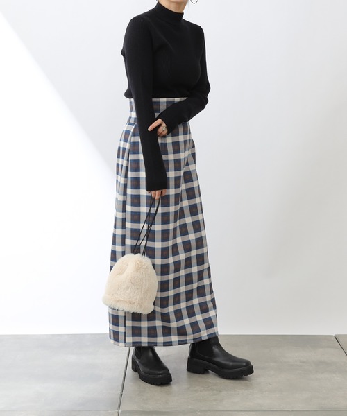 COLONY 2139(コロニートゥーワンスリーナイン)の「リサイクルポリPBTニット(ハイネック)(ニット/セーター・レディース・アイボリー/グリーン/ブラック/ブルー/グレー/ピンク・MEDIUM/LARGE)」の12枚目の写真