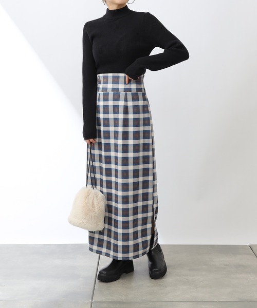 COLONY 2139(コロニートゥーワンスリーナイン)の「リサイクルポリPBTニット(ハイネック)(ニット/セーター・レディース・アイボリー/グリーン/ブラック/ブルー/グレー/ピンク・MEDIUM/LARGE)」の13枚目の写真