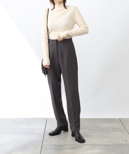 COLONY 2139(コロニートゥーワンスリーナイン)の「リサイクルポリPBTニット(ハイネック)(ニット/セーター・レディース・アイボリー/グリーン/ブラック/ブルー/グレー/ピンク・MEDIUM/LARGE)」の22枚目の写真