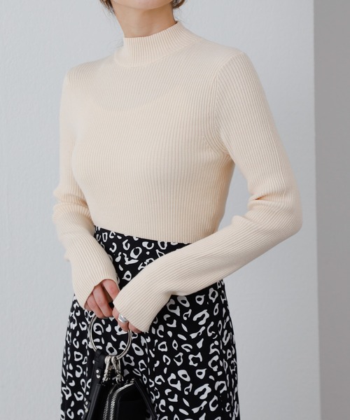 COLONY 2139(コロニートゥーワンスリーナイン)の「リサイクルポリPBTニット(ハイネック)(ニット/セーター・レディース・アイボリー/グリーン/ブラック/ブルー/グレー/ピンク・MEDIUM/LARGE)」の14枚目の写真