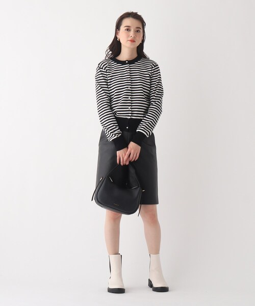 AG by aquagirl（エージーバイアクアガール）の「◆パール調ボタンクルーネックカーディガン【WEB限定サイズ】（カーディガン/ボレロ・レディース・ブルー/ブラック/ダークグリーン/ブラック系2/オレンジ・38/36/40）」の14枚目の写真