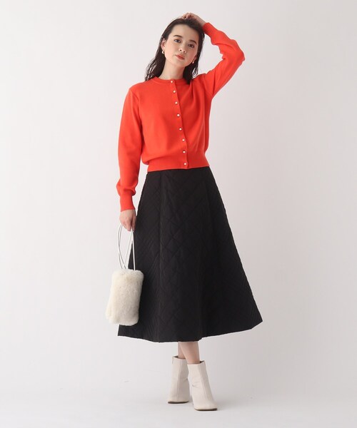 AG by aquagirl（エージーバイアクアガール）の「◆パール調ボタンクルーネックカーディガン【WEB限定サイズ】（カーディガン/ボレロ・レディース・ブルー/ブラック/ダークグリーン/ブラック系2/オレンジ・38/36/40）」の7枚目の写真