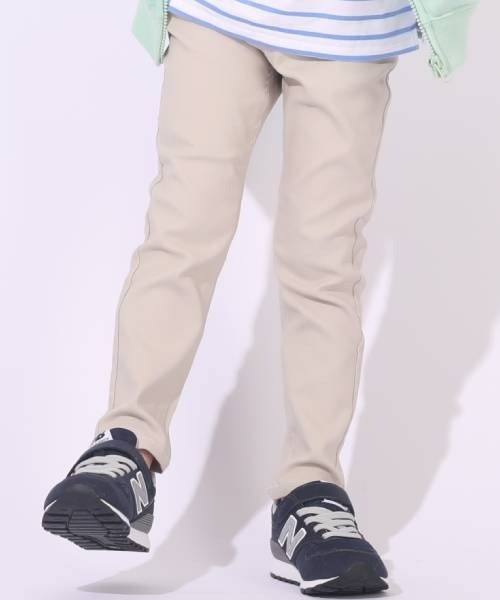 BABYDOLL（ベビードール）の「通販限定サイズあり　イージーシンプルデニムパンツ　6235K（その他パンツ・キッズ・ライトブルー/ブラック/ブルー/オフホワイト/ピンク/グリーン/ネイビー/イエロー/ベージュ/ピンク系その他/パープル/レッド/ダークブラウン系/ベビーピンク/マスタード/バイオレット/ホワイト/ピンク系その他2/グリーン系その他/ベージュ系その他・160cm/110cm/150cm/120cm/140cm/130cm/100cm/80ｃｍ/90cm）」の3枚目の写真