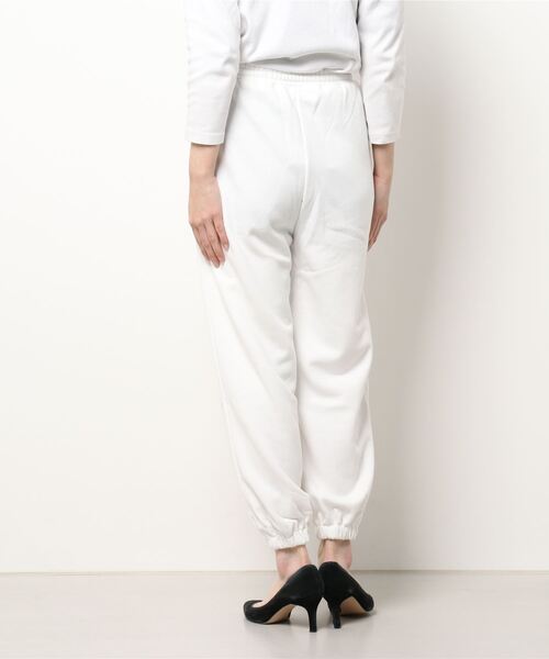 SPINNS（スピンズ）の「ワンポイントロゴ カラースウェットパンツ（スウェットパンツ・レディース・ブルー/ブラウン/グリーン/オフホワイト/オートミール・ONESIZE）」の14枚目の写真