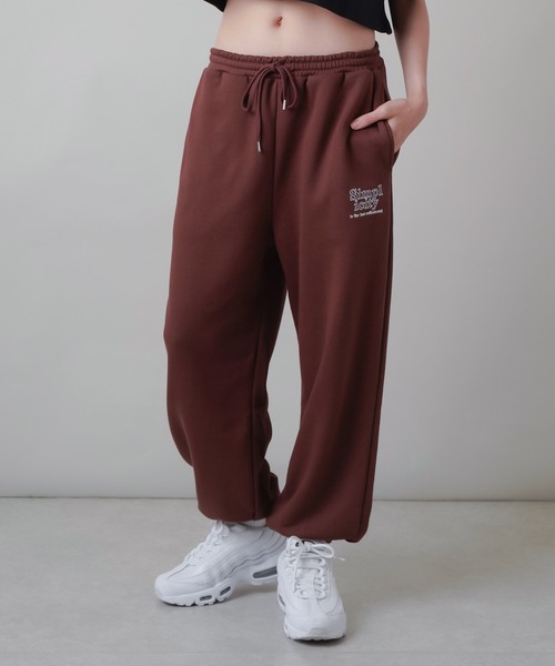 SPINNS（スピンズ）の「ワンポイントロゴ カラースウェットパンツ（スウェットパンツ・レディース・ブルー/ブラウン/グリーン/オフホワイト/オートミール・ONESIZE）」の3枚目の写真