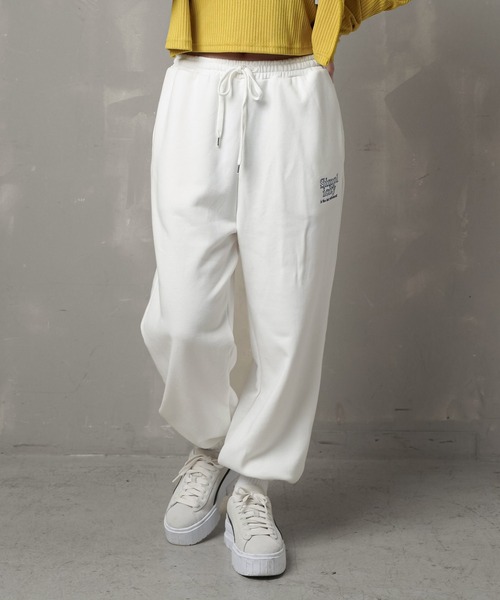 SPINNS（スピンズ）の「ワンポイントロゴ カラースウェットパンツ（スウェットパンツ・レディース・ブルー/ブラウン/グリーン/オフホワイト/オートミール・ONESIZE）」の2枚目の写真