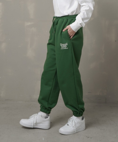 SPINNS（スピンズ）の「ワンポイントロゴ カラースウェットパンツ（スウェットパンツ・レディース・ブルー/ブラウン/グリーン/オフホワイト/オートミール・ONESIZE）」の5枚目の写真