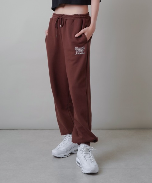 SPINNS（スピンズ）の「ワンポイントロゴ カラースウェットパンツ（スウェットパンツ・レディース・ブルー/ブラウン/グリーン/オフホワイト/オートミール・ONESIZE）」の10枚目の写真