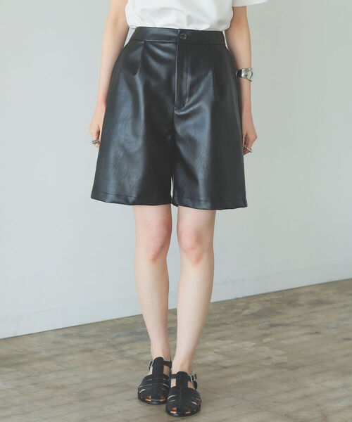 B:MING by BEAMS（ビーミングバイビームス）の「B:MING by BEAMS / フェイクレザー ショート パンツ 22SS（その他パンツ・レディース・ブラック/ベージュ・SMALL/MEDIUM）」の10枚目の写真
